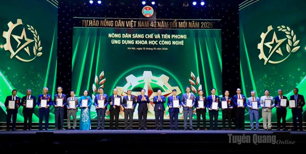 Ông Hoàng Văn Oanh, phường An Tường được tôn vinh trong lĩnh vực Nông dân sáng chế và tiên phong ứng dụng khoa học công nghệ.