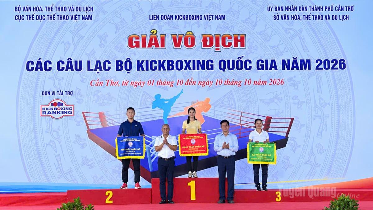 Đoàn Tuyên Quang giành giải Nhì toàn đoàn ở nội dung nữ, lứa tuổi 15–17 tuổi.