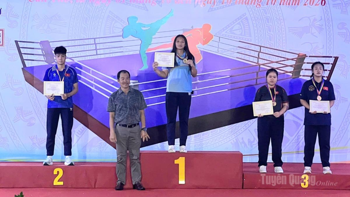 VĐV Hoàng Lâm Giang, giành Huy chương Vàng, hạng cân 75kg tại giải.