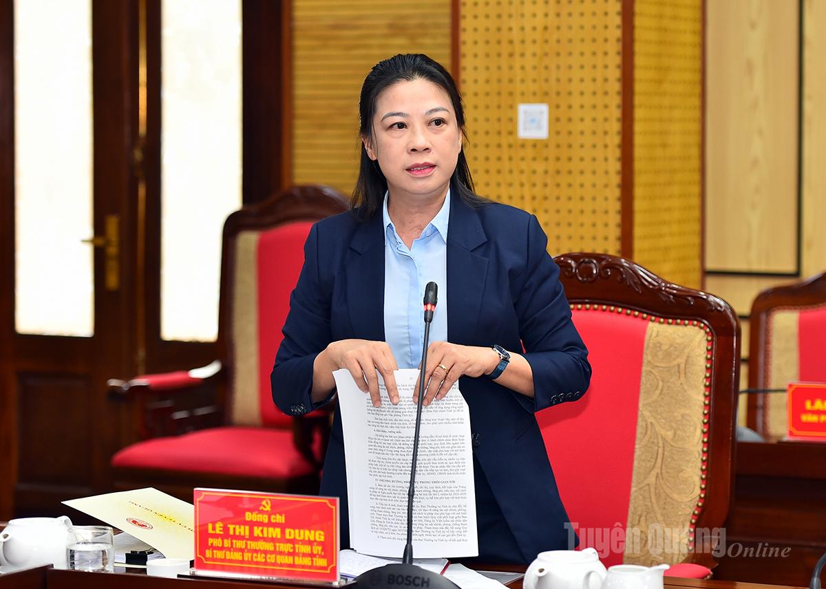 Đồng chí Phó Bí thư Thường trực Tỉnh ủy Lê Thị Kim Dung phát biểu tại buổi làm việc.