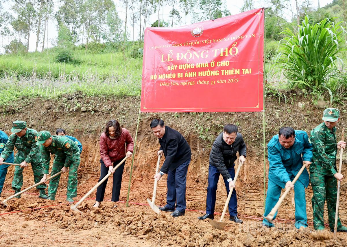Khởi công xây dựng nhà ở cho hộ anh Thò Mí Say, thôn Xóm Mới
