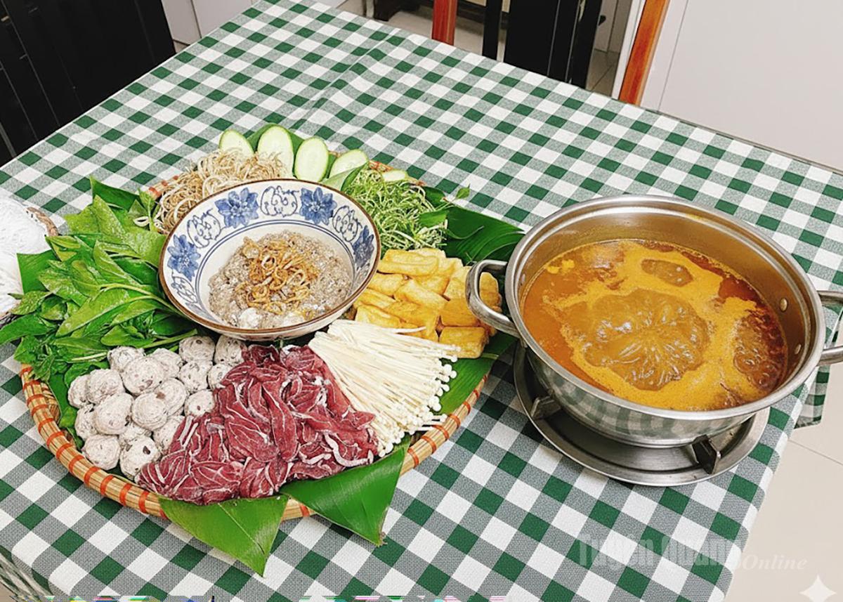 Lẩu nấm riêu cua.