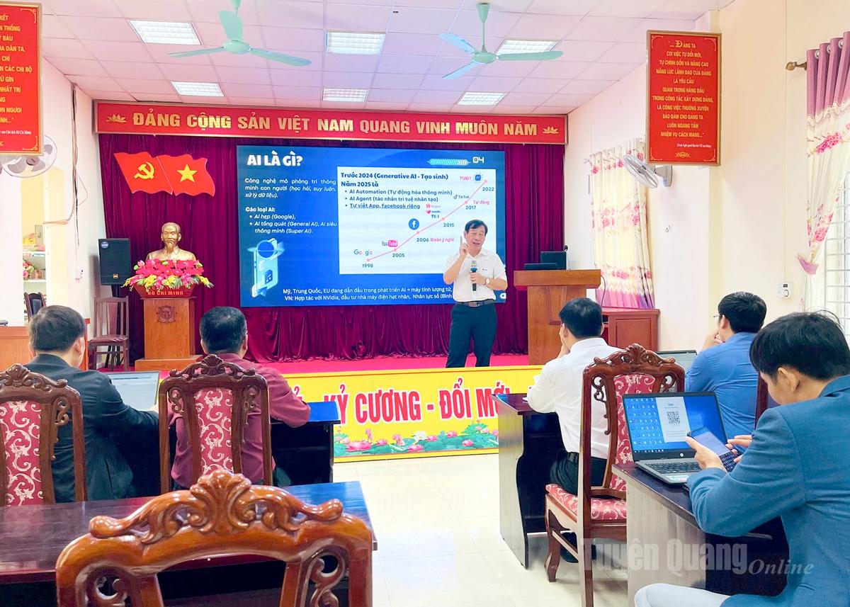 Tập huấn ứng dụng trí tuệ nhân tạo trong công vụ và chuyển đổi số cho cán bộ xã Minh Tân.