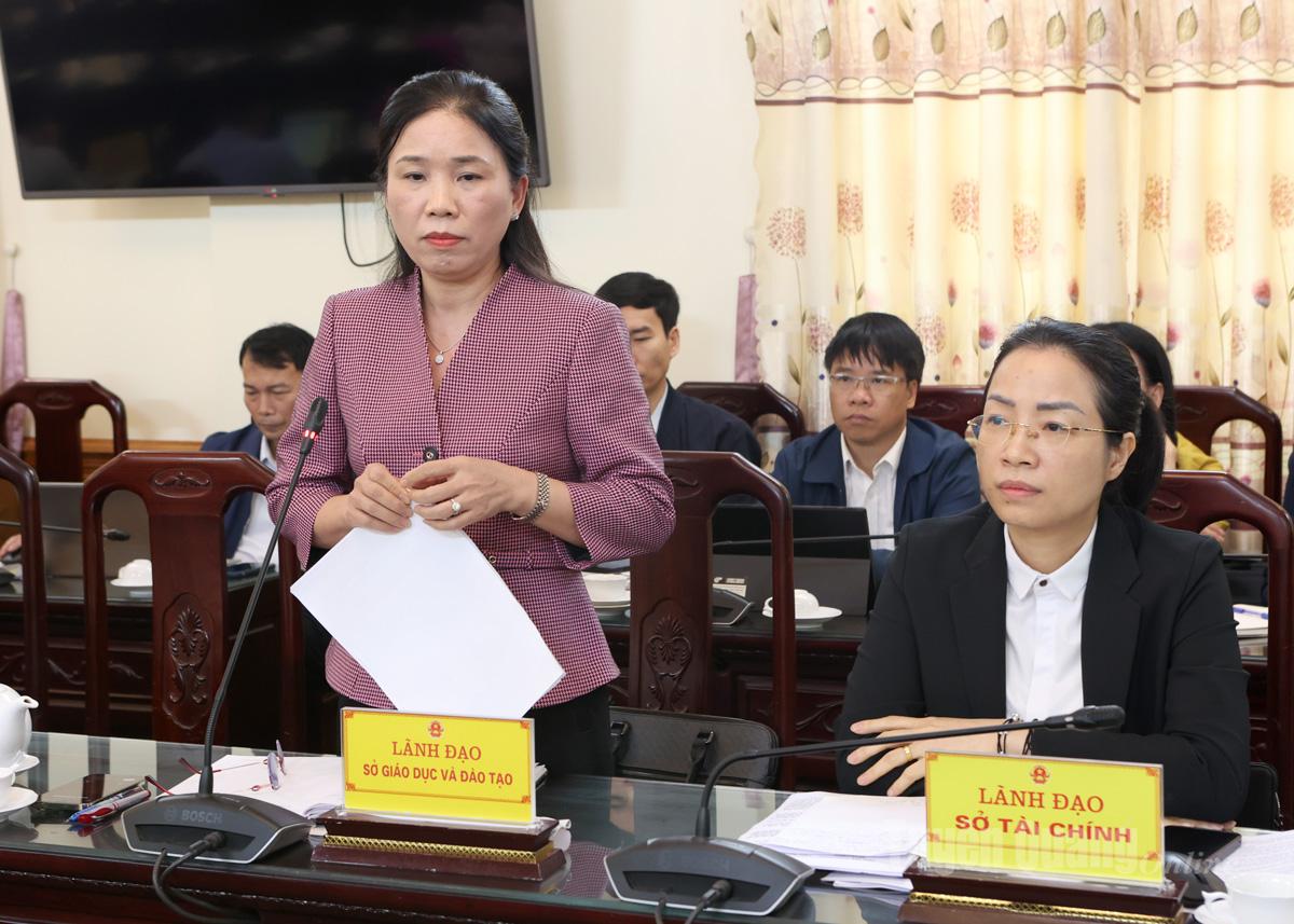 Lãnh đạo Sở Giáo dục và Đào tạo phát biểu ý kiến.