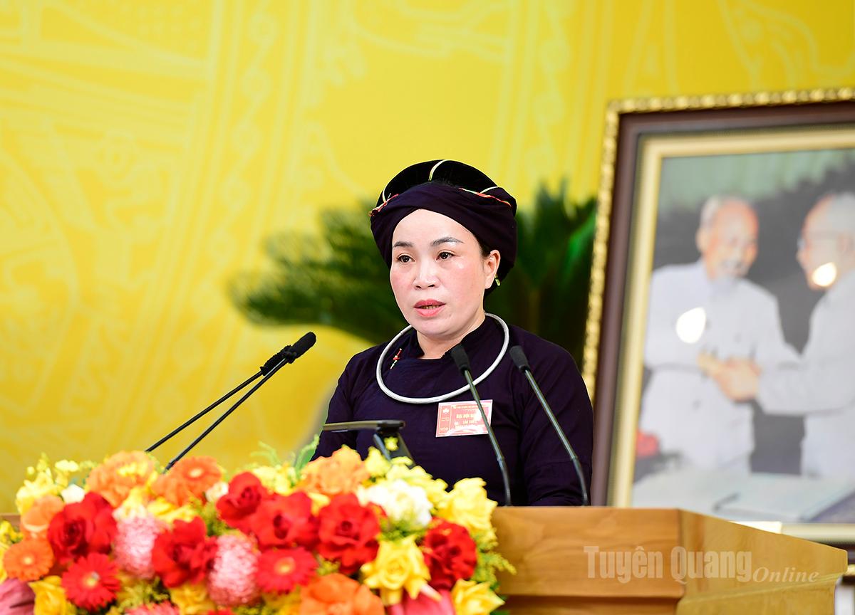 Đồng chí Chu Thị Ngọc Diệp, Ủy viên BCH Đảng bộ tỉnh, Chủ tịch Hội Nông dân tỉnh Báo cáo tổng hợp góp ý Văn kiện Đại hội đại biểu toàn quốc MTTQ Việt Nam; Báo cáo tổng hợp góp ý Điều lệ MTTQ Việt Nam.