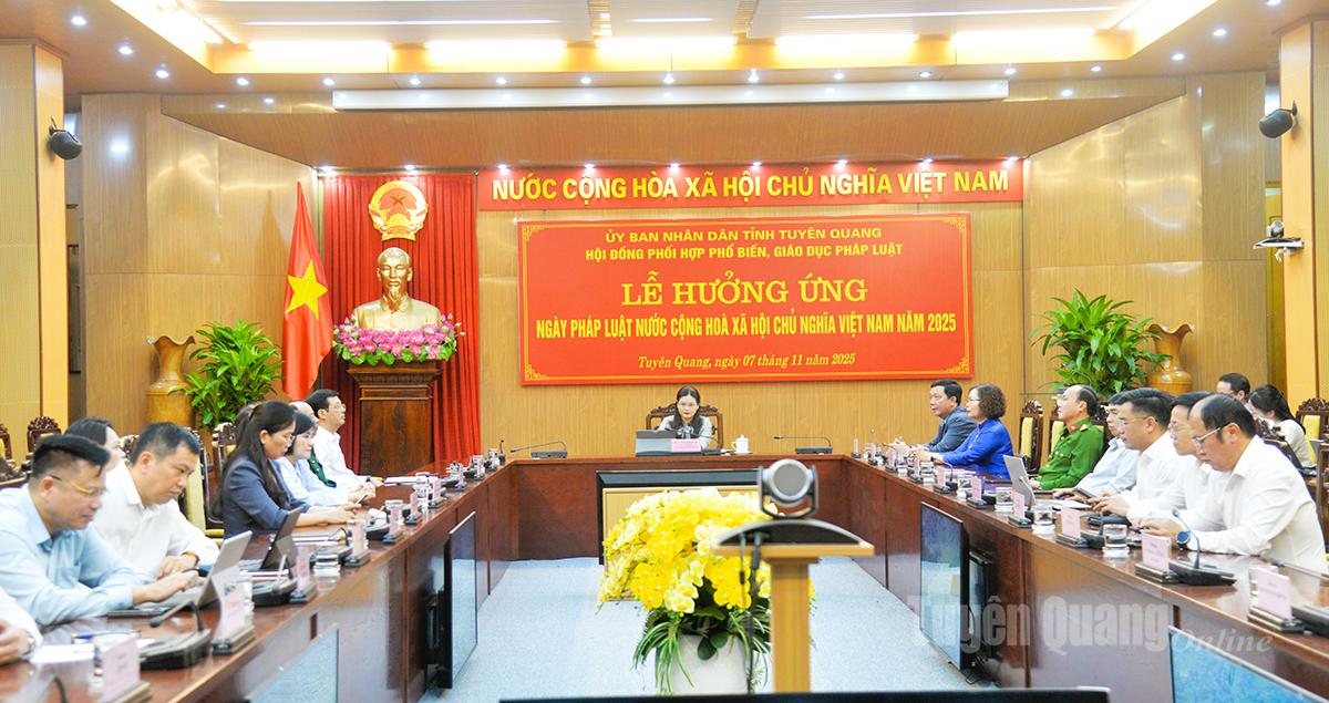 Các đại biểu tham dự Lễ hưởng ứng Ngày Pháp luật Việt Nam năm 2025.