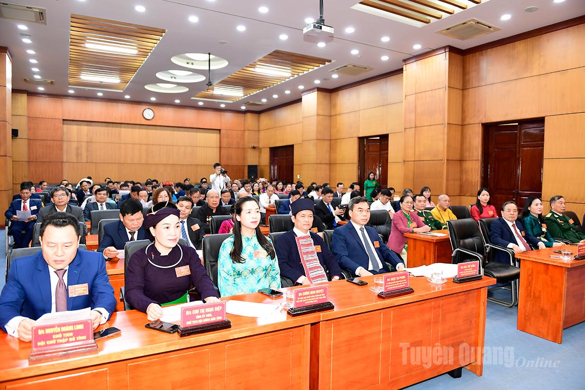 ồng chí Ma Thế Hồng, Phó Bí thư Tỉnh ủy, Chủ tịch Ủy ban MTTQ Việt Nam tỉnh và các đại biểu dự hội nghị.