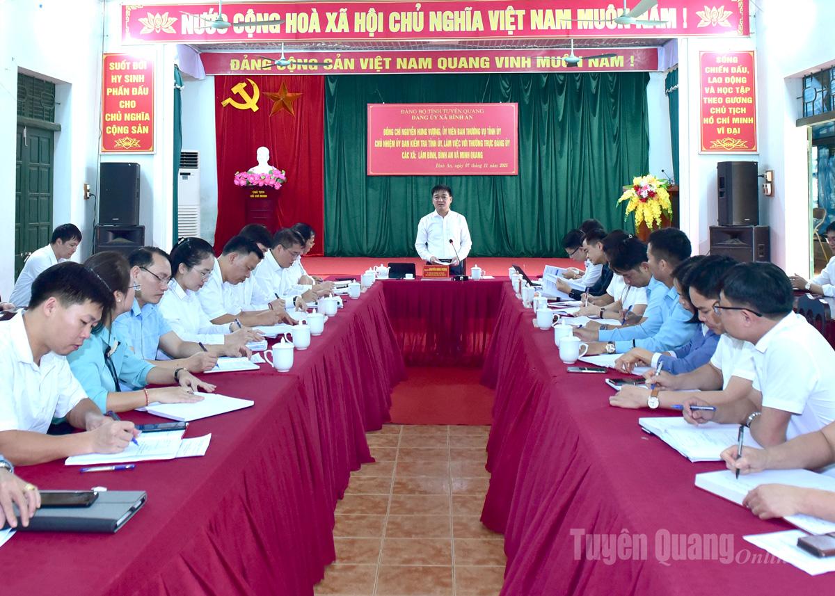 Toàn cảnh buổi làm việc.