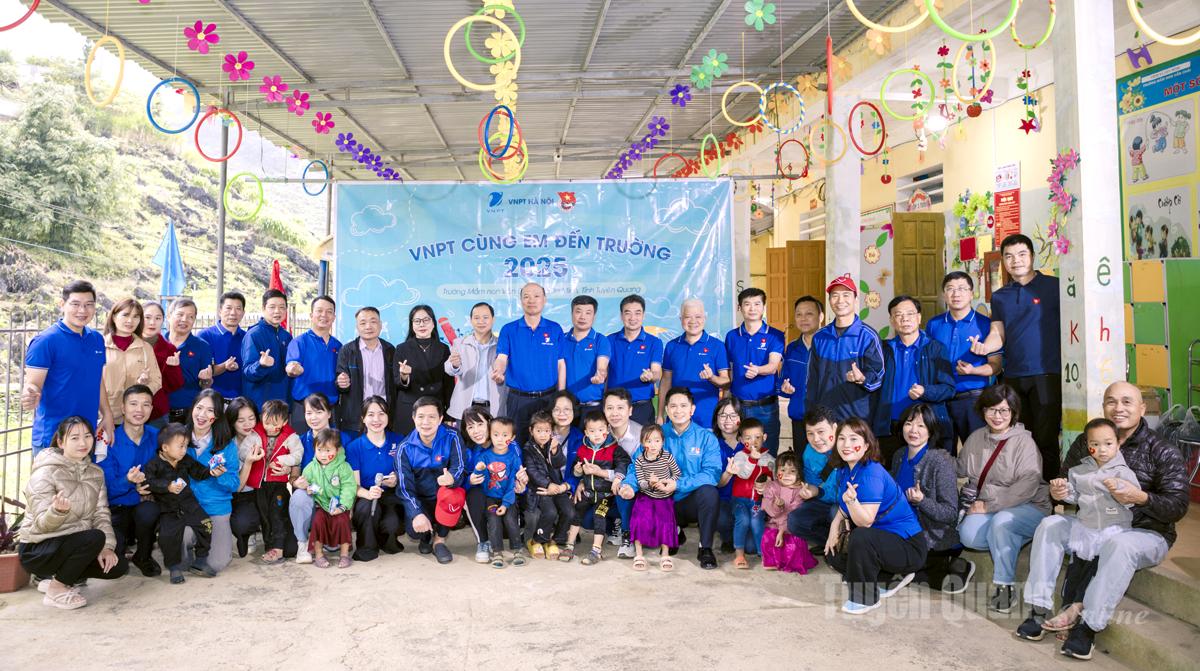 2. Chương trình mang đến niềm vui, không khí ấm áp cho giáo viên và học sinh.