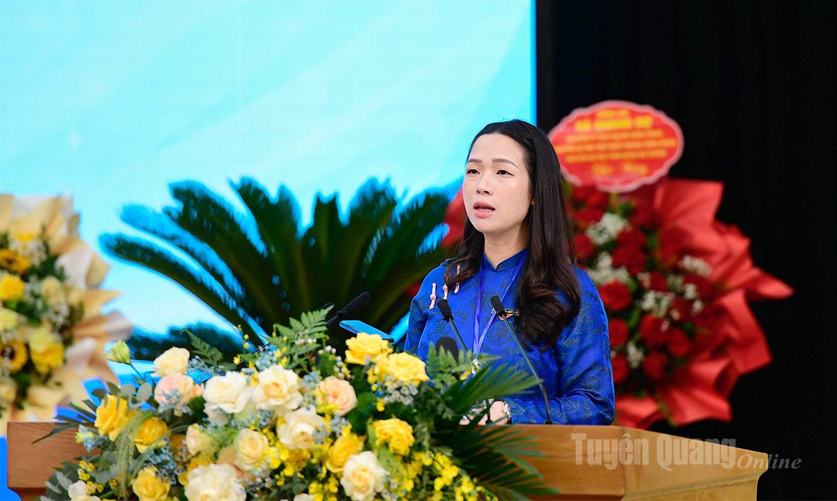 Đồng chí Dương Minh Nguyệt, Ủy viên Ban Thường vụ Trung ương Đoàn, Ủy viên BCH Đảng bộ tỉnh, Phó Chủ tịch Ủy ban MTTQ Việt Nam tỉnh, Bí thư Tỉnh đoàn lâm thời phát biểu chào mừng Đại hội.