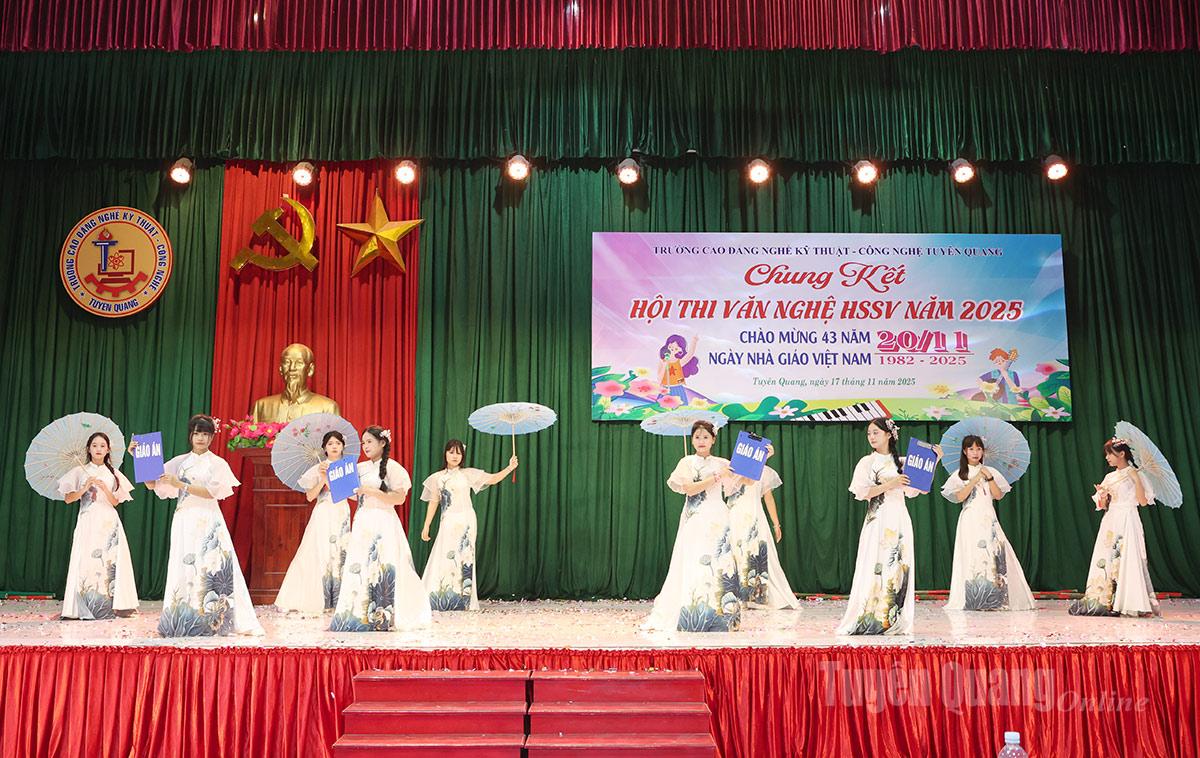 Một tiết mục văn nghệ tại chương trình.