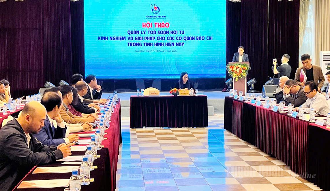 Các đại biểu dự hội thảo.