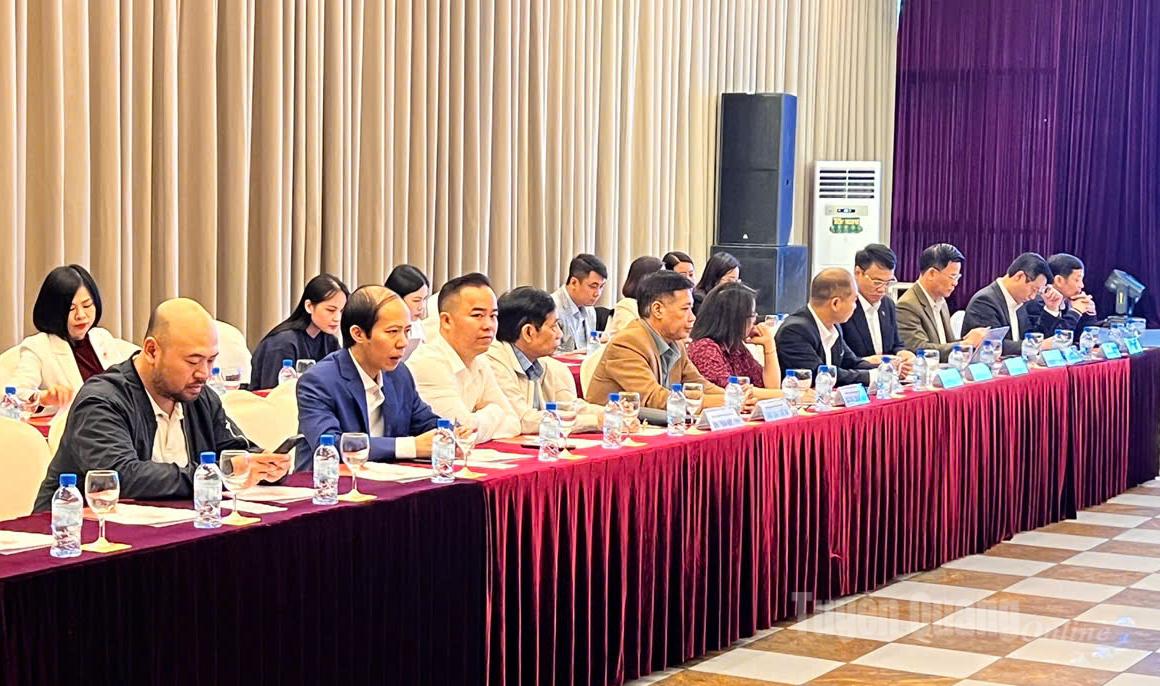 Các đại biểu dự hội thảo.