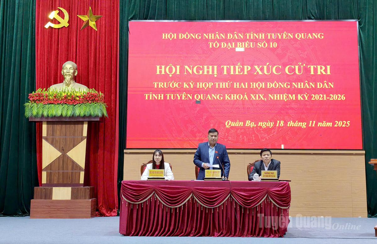 Đồng chí Hầu Minh Lợi, Ủy viên BTV Tỉnh ủy, Phó Chủ tịch Thường trực HĐND tỉnh trả lời ý kiến cử tri.