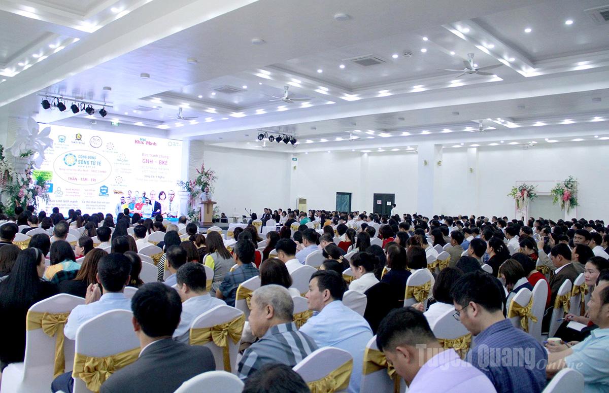 Hơn 600 hiệu trưởng trường học tham gia diễn đàn văn hóa đọc cho học sinh do Trung tâm Unesco Đào tạo và Phát triển Văn hóa - Giáo dục tổ chức tại Tuyên Quang.