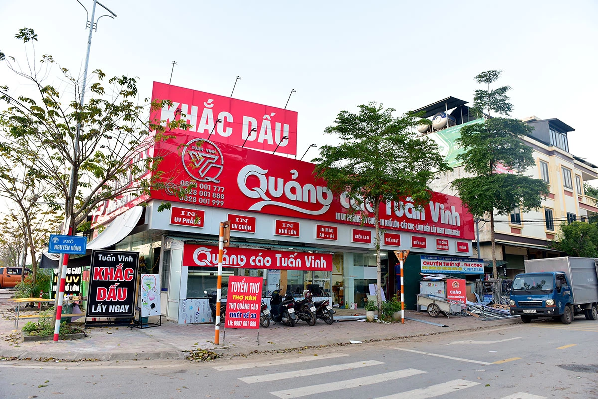 Toàn cảnh xưởng sản xuất Quảng cáo Tuấn Vinh tại phường Minh Xuân.
