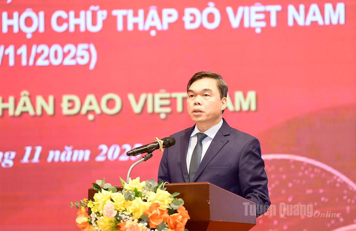 Đồng chí Ma Thế Hồng, Phó Bí thư Tỉnh ủy, Chủ tịch Ủy ban MTTQ Việt Nam tỉnh phát biểu chỉ đạo tại Hội nghị.