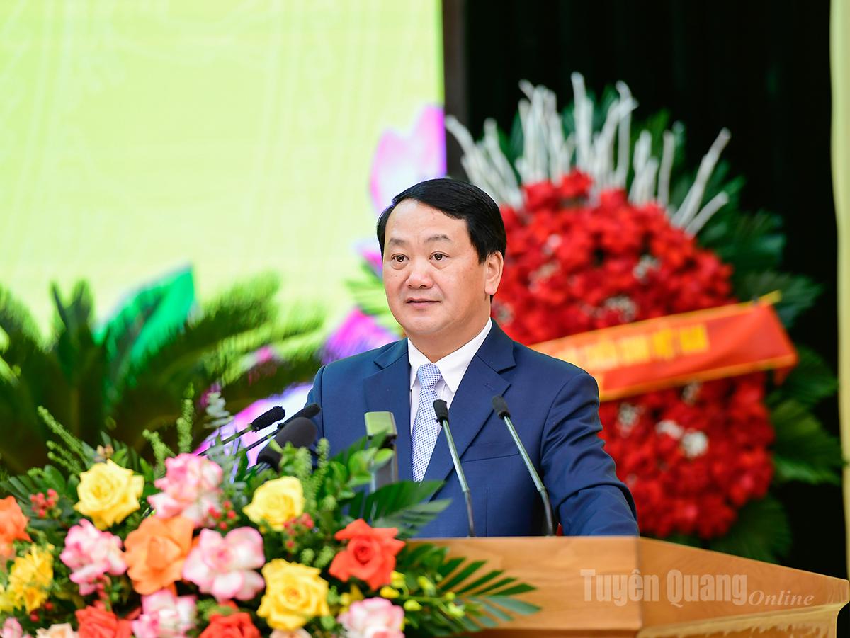 Đồng chí Bí thư Tỉnh ủy Hầu A Lềnh phát biểu chỉ đạo Đại hội.