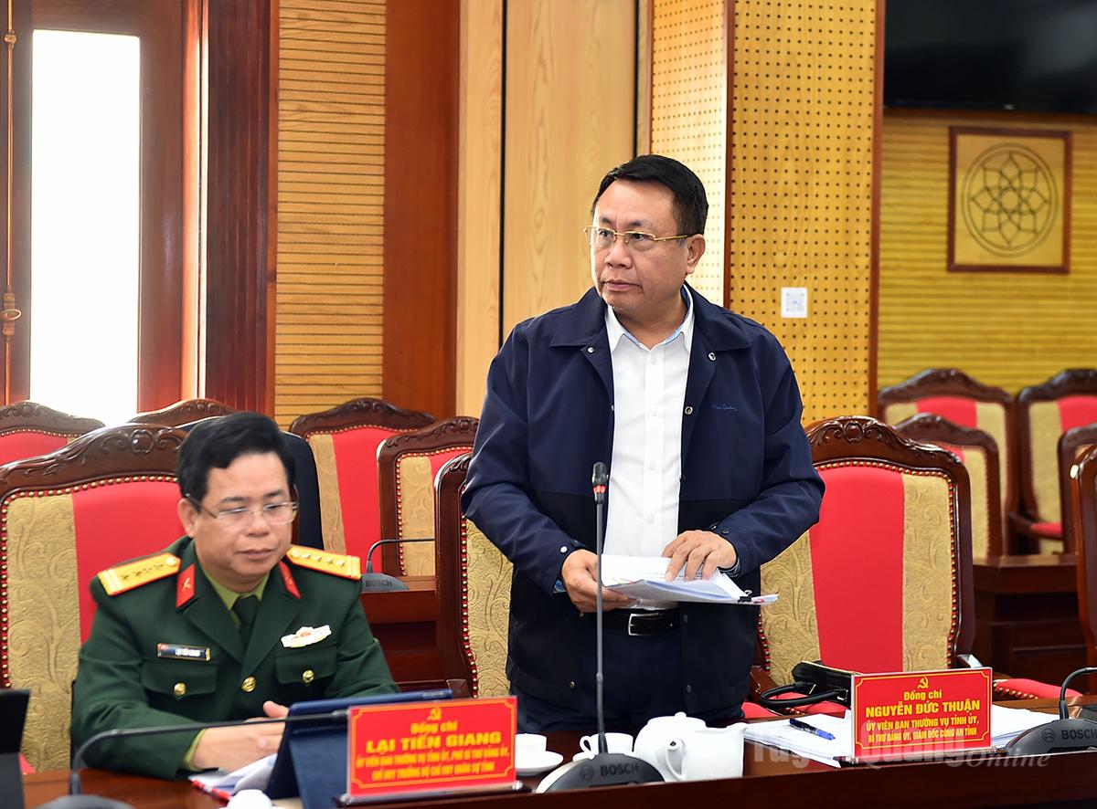 Đồng chí Giám đốc Công an tỉnh Nguyễn Đức Thuận, phát biểu ý kiến tại hội nghị.