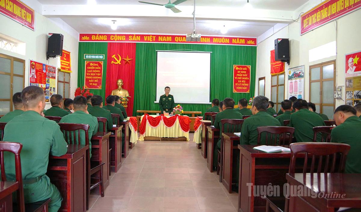 Lãnh đạo Ban Chỉ huy Bộ đội Biên phòng tỉnh đối thoại trực tiếp với cán bộ, chiến sỹ Đồn Biên phòng Nghĩa Thuận.