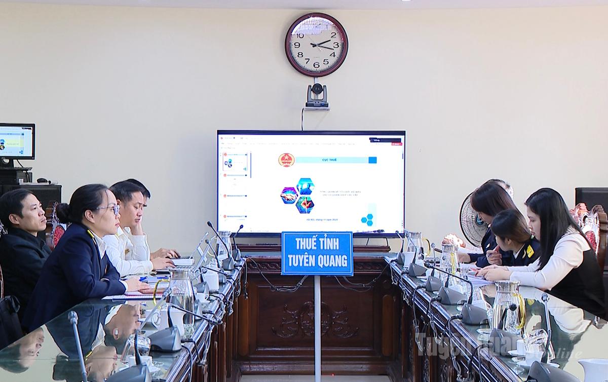  Các đại biểu dự tập huấn tại trụ sở Thuế tỉnh Tuyên Quang.