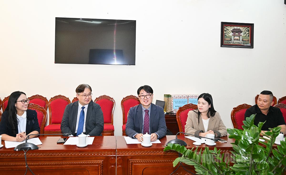 Đoàn công tác của Tổ chức Good Neighbors International (GNI) tại Việt Nam.