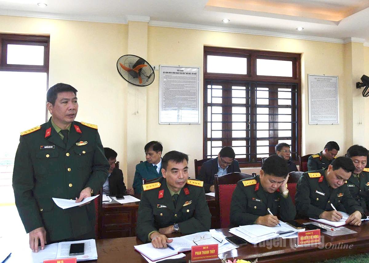 Đồng chí Chính ủy Bộ CHQS tỉnh Nguyễn Hoài Nam phát biểu chỉ đạo tại hội nghị.