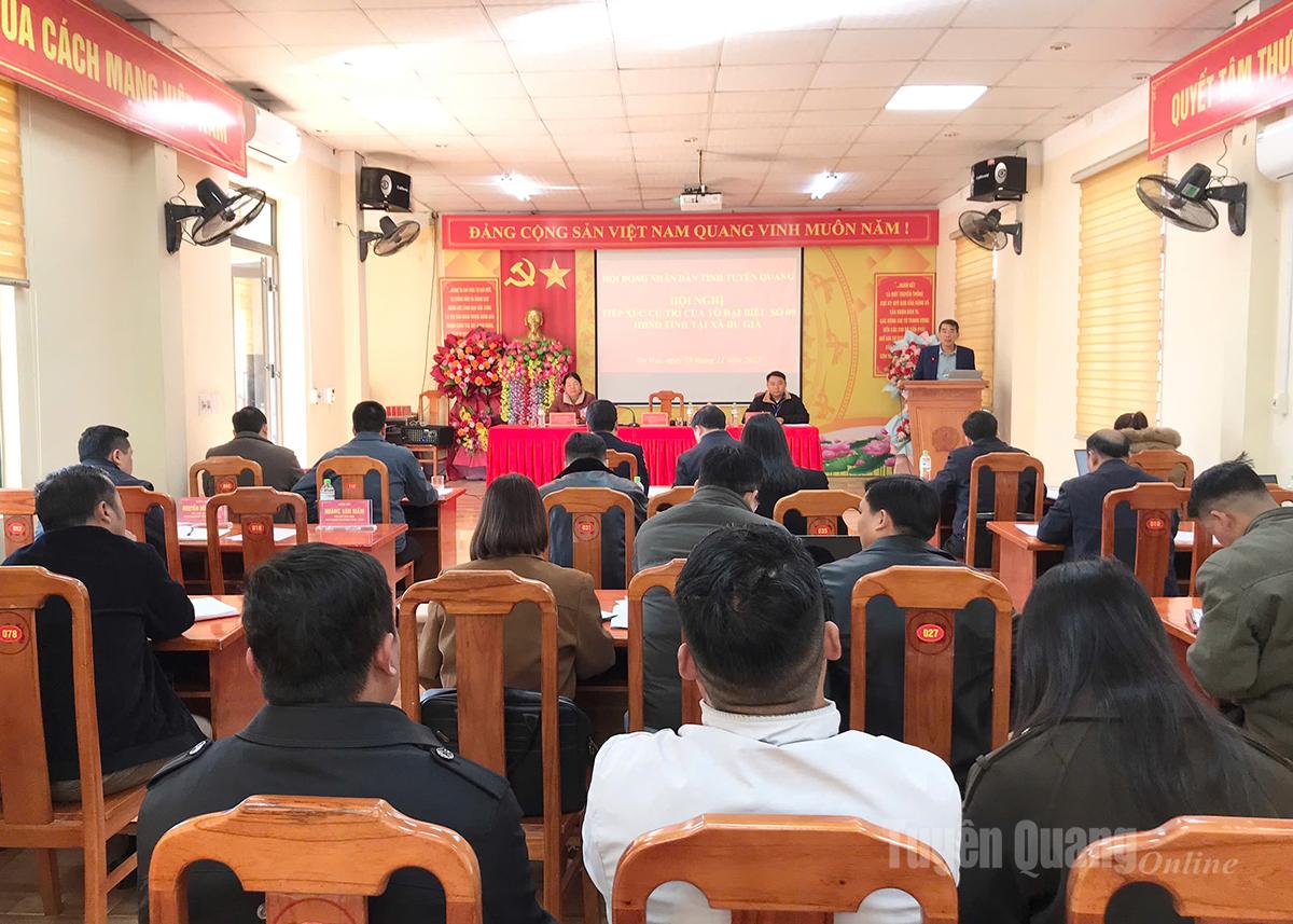 Toàn cảnh buổi tiếp xúc cử tri.