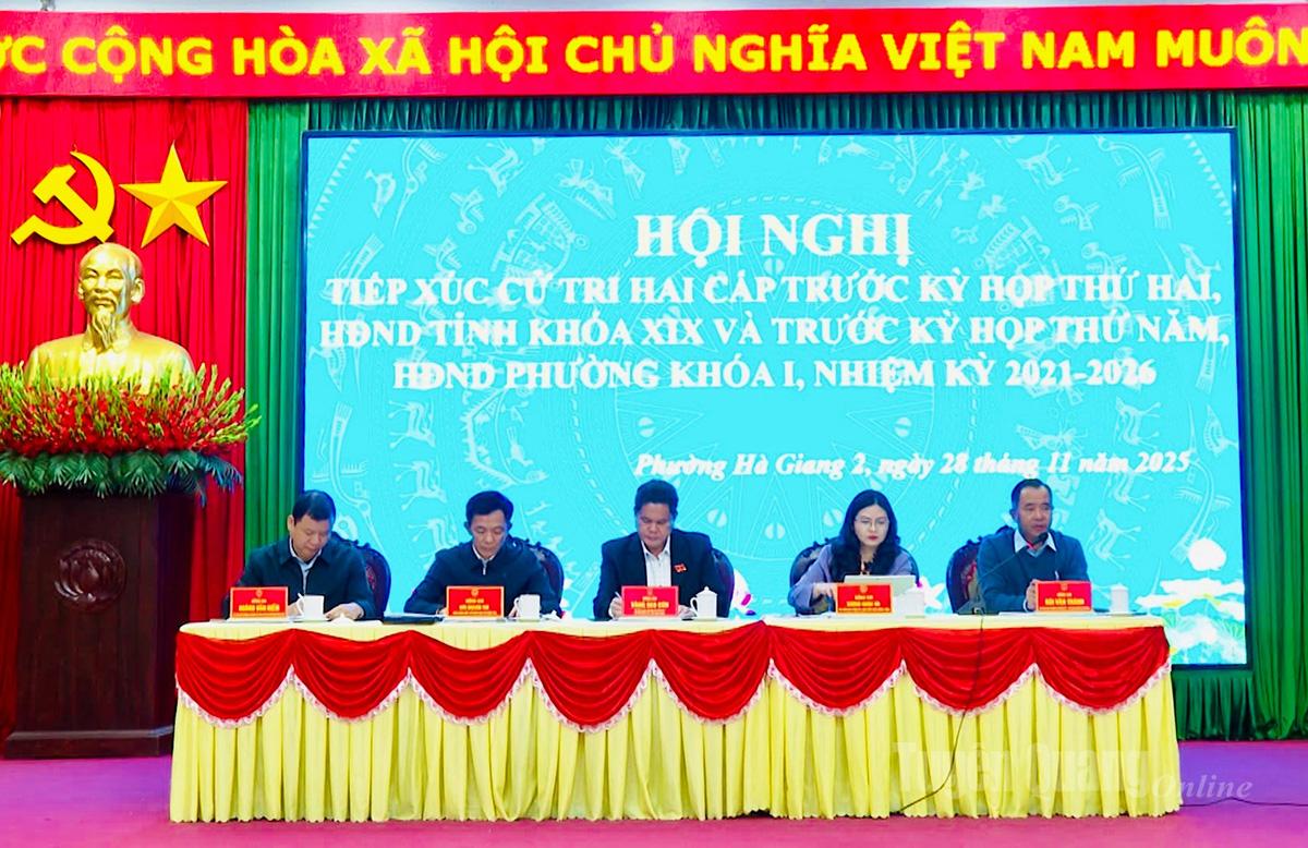 Tổ đại biểu số 12 HĐND tỉnh tiếp xúc cử tri tại phường Hà Giang 2.