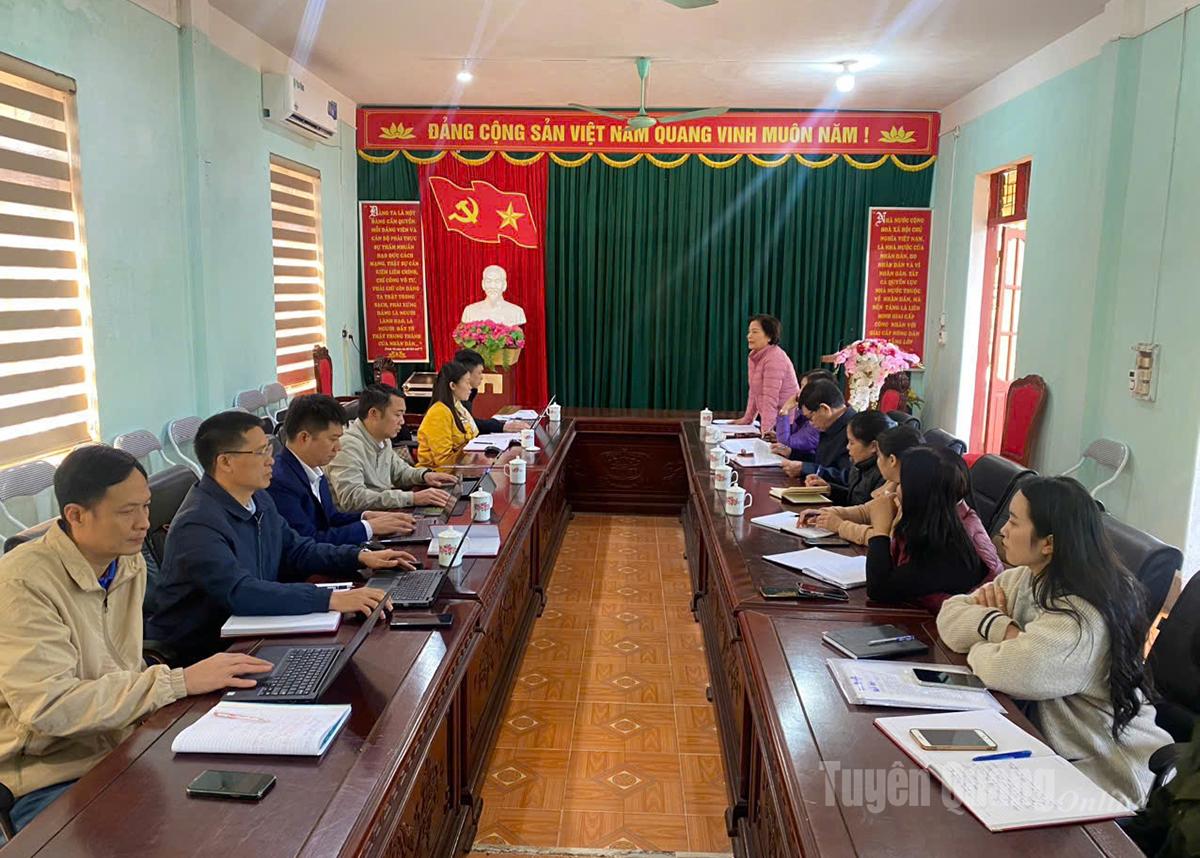 Hội Khuyến học tỉnh làm việc về công tác khuyến học khuyến tài tại xã Tân Trịnh