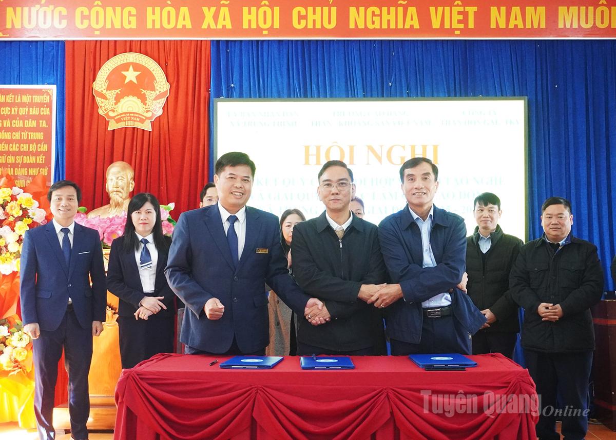 Xã Trung Thịnh ký kết với Trường Cao đẳng Than – Khoáng sản Việt Nam trong đào tạo, giải quyết việc làm cho lao động nông thôn