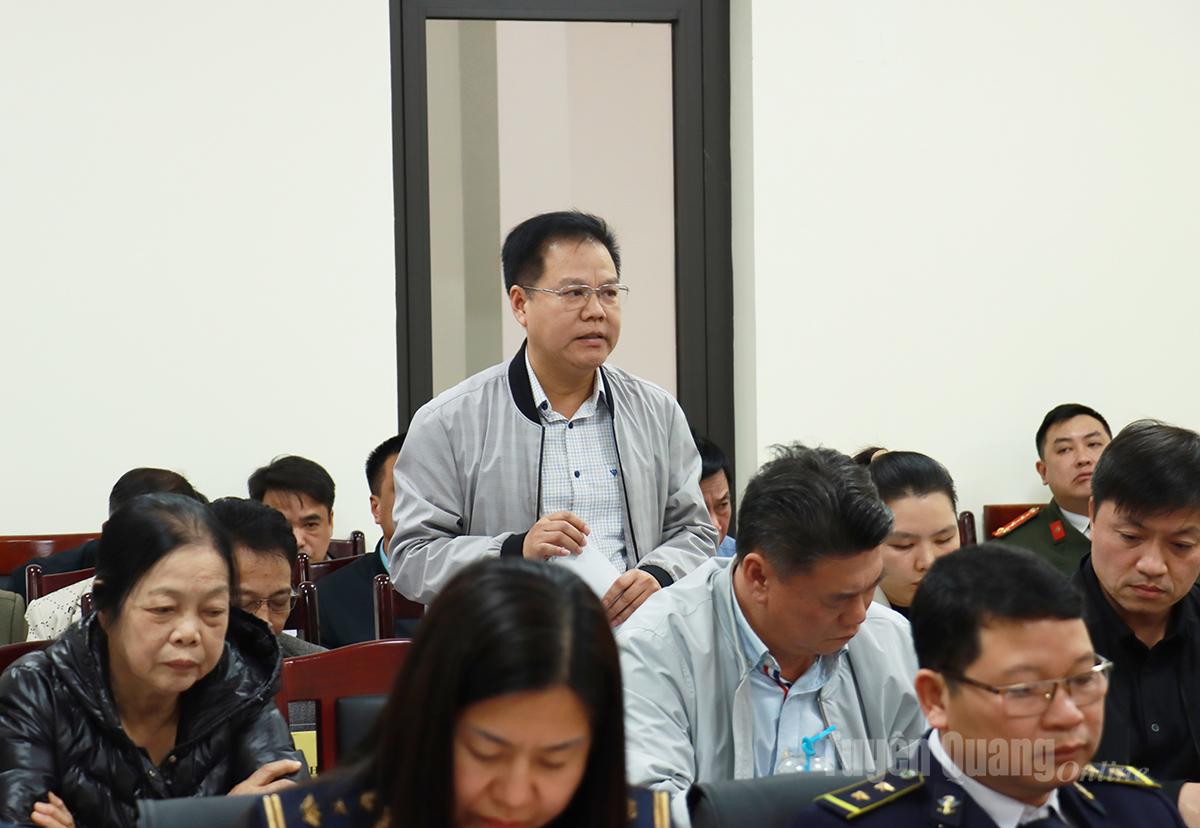 Đại diện doanh nghiệp trình bày ý kiến.