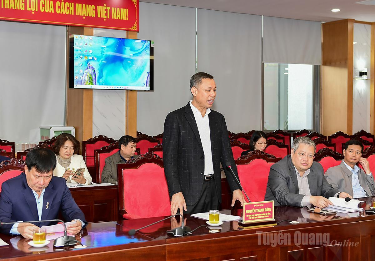 Đồng chí Nguyễn Thành Công, Phó Chủ tịch UBND tỉnh Sơn La phát biểu tại buổi làm việc.