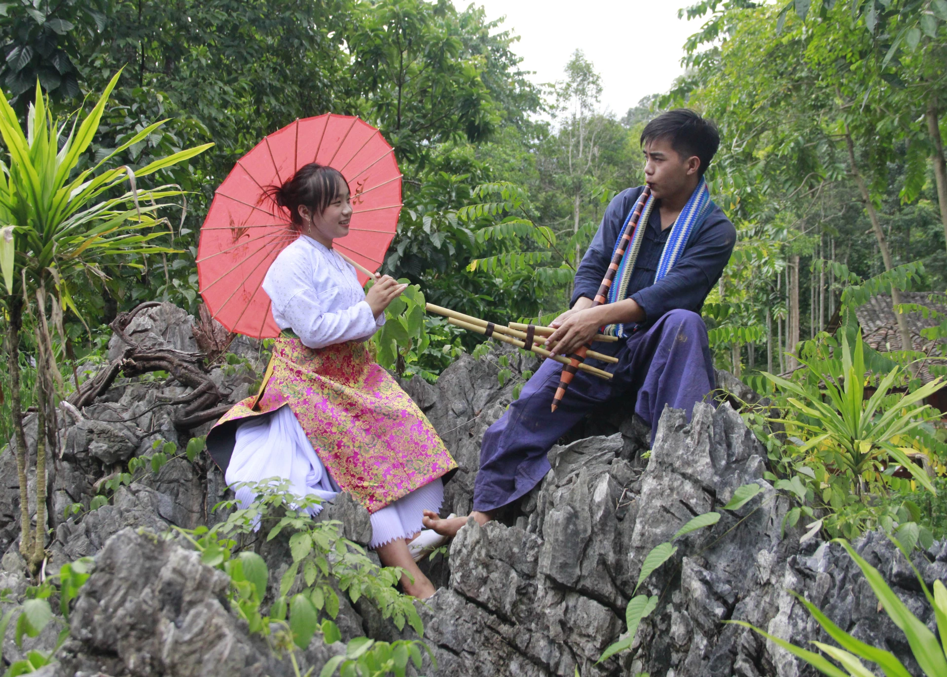 The sound of the flute echoes with deep emotion beside a loved one.