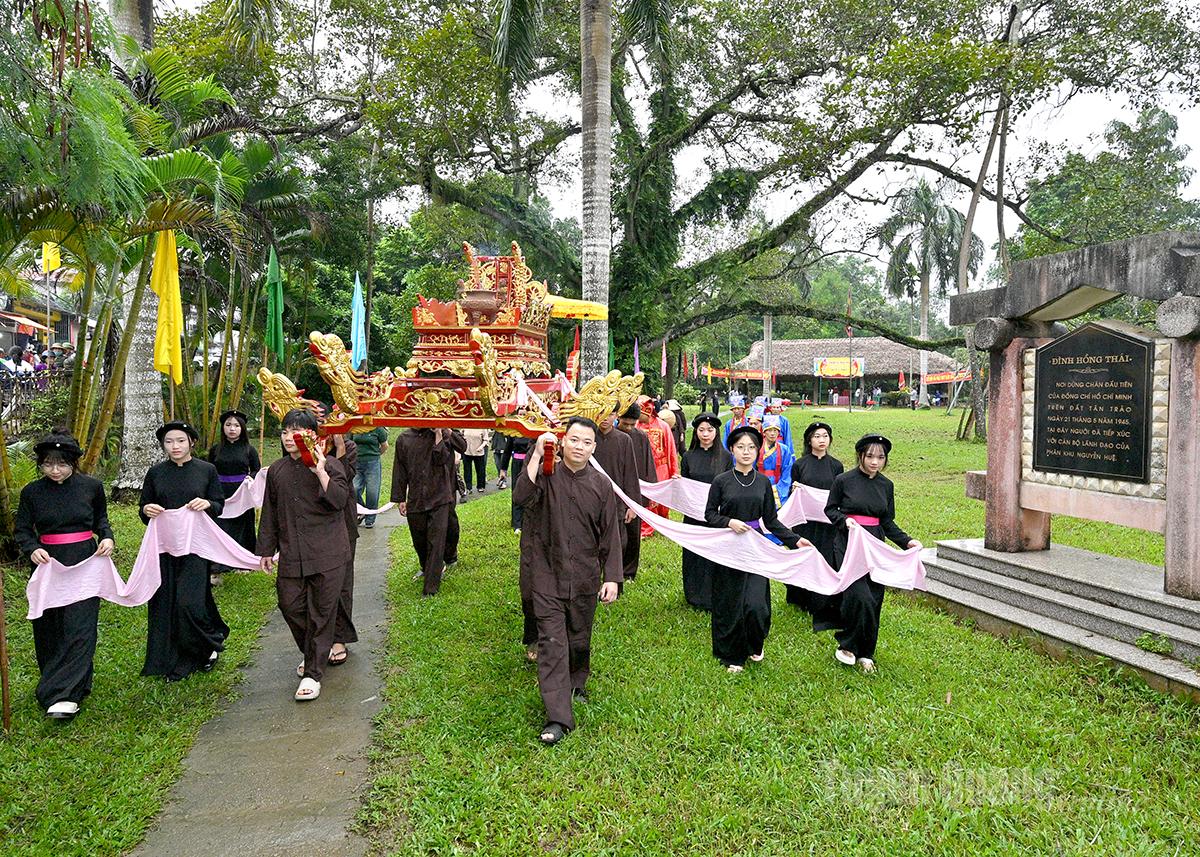 Lễ hội mang bản sắc dân tộc Tày địa phương.