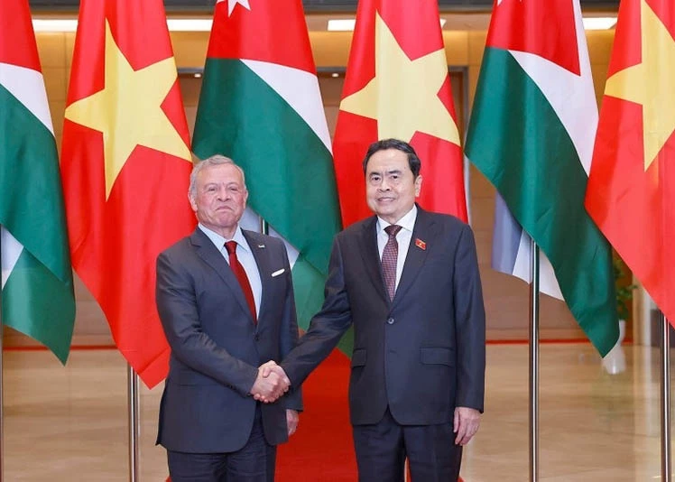 National Assembly (NA) Chairman Tran Thanh Man (right) and King of the Hashemite Kingdom of Jordan Abdullah II Ibn Al Hussein (Photo: VNA)