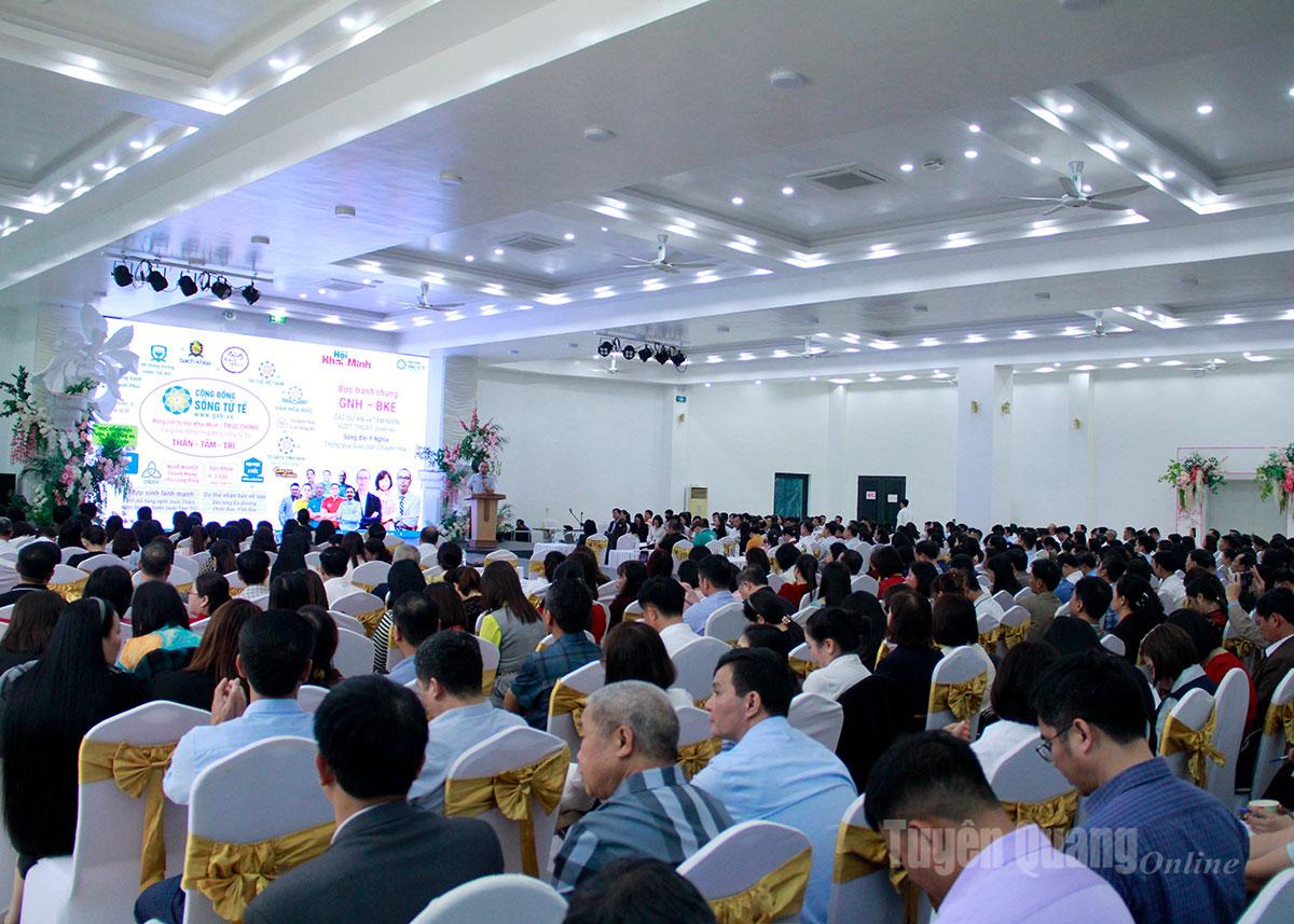 Hơn 600 nhà quản lý giáo dục tham gia chương trình.