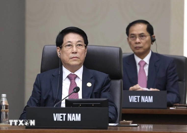 State President Luong Cuong attends the second session of the 32nd APEC Economic Leaders’ Meeting. (Photo: VNA)