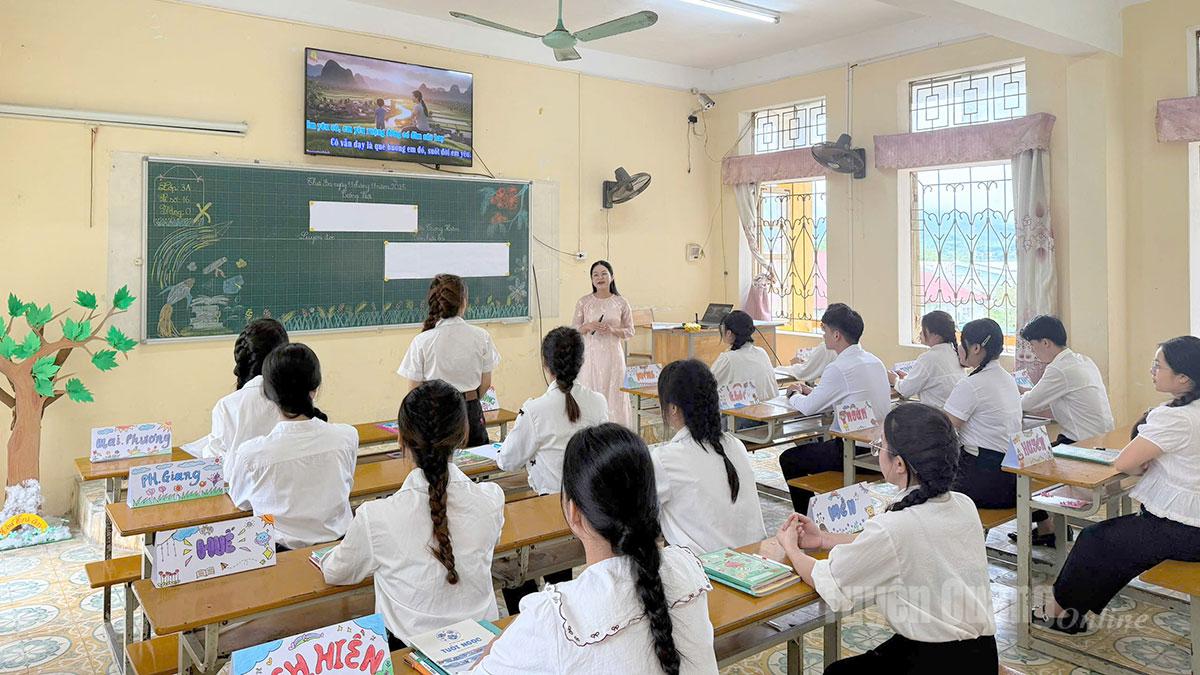 Thí sinh thực hiện nội dung thi một tiết giảng dạy.