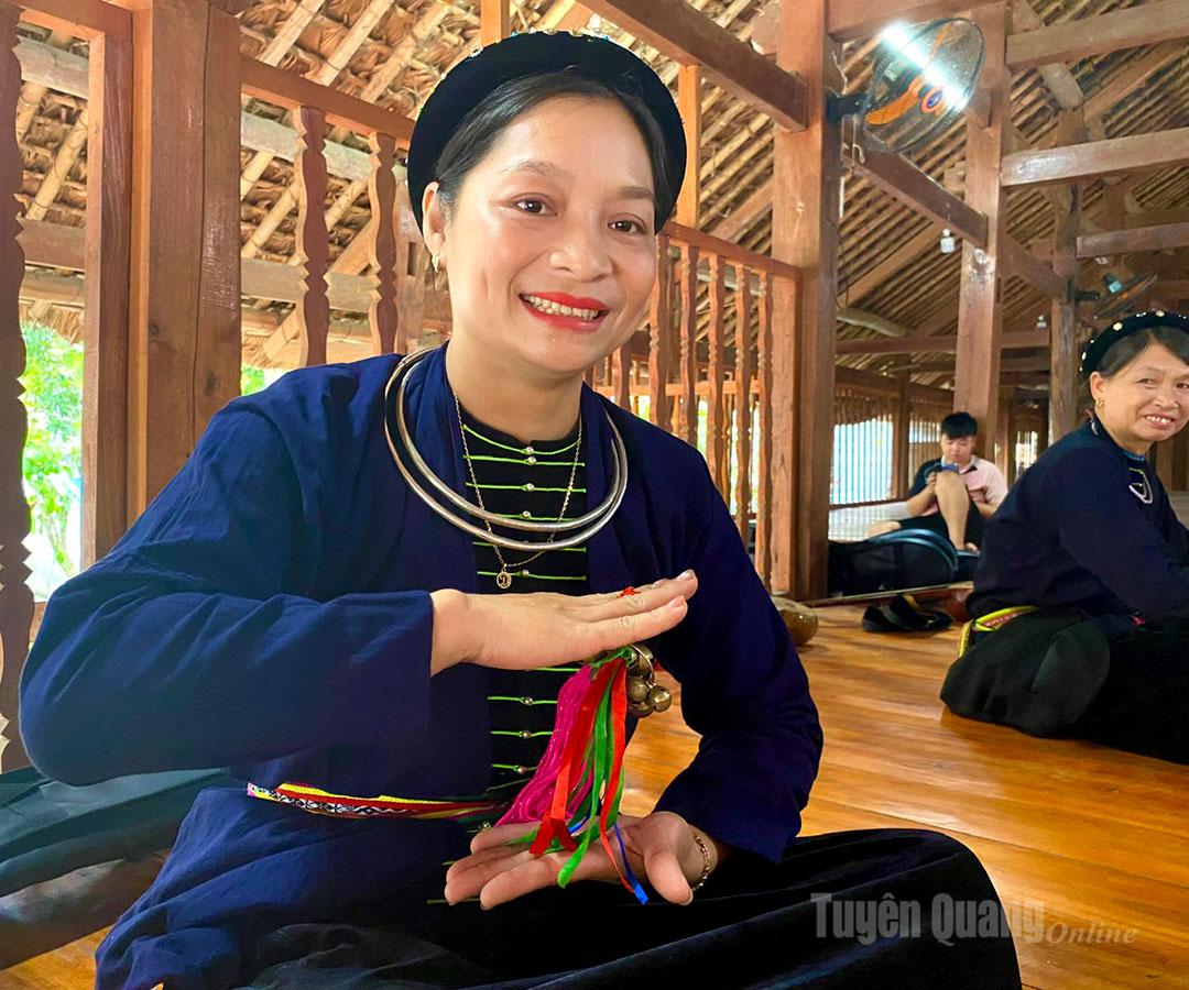 A joyful Then performer immersed in Tay melodies.