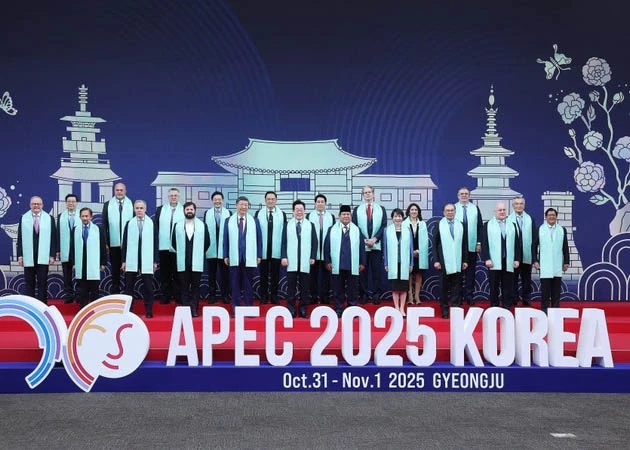 Leaders of APEC economies in a group photo (Photo: VNA)