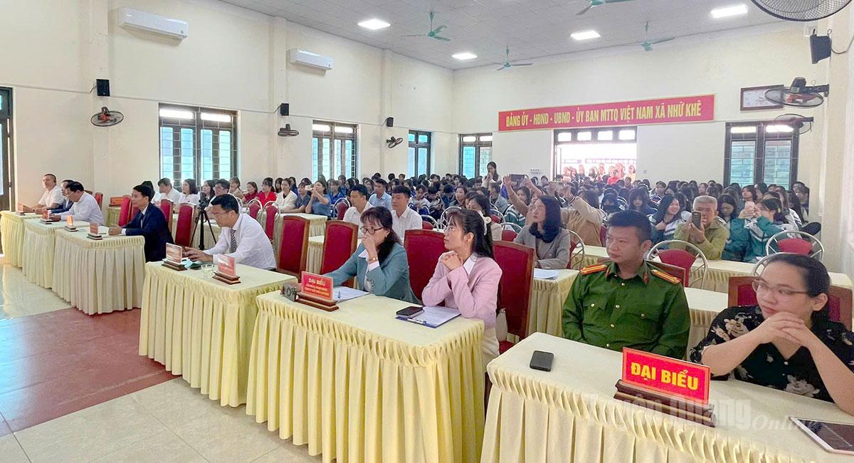 Lãnh đạo các đơn vị, doanh nghiệp dự khai mạc phiên giao dịch việc làm.