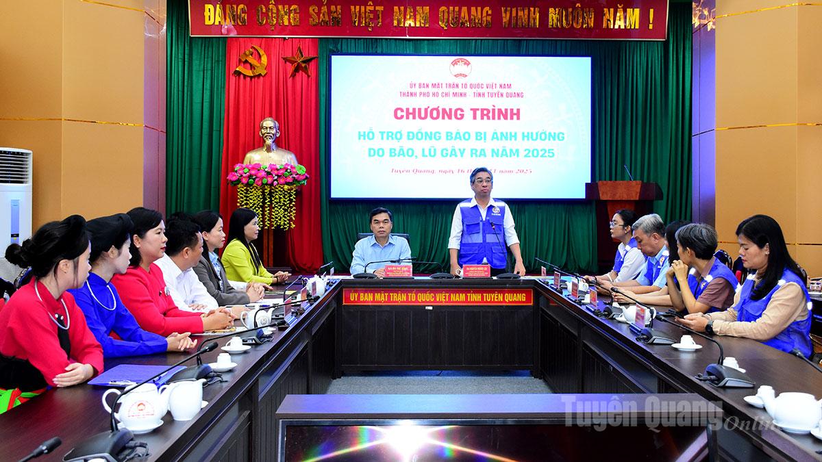 Đồng chí Nguyễn Phước Lộc, Phó Bí thư Thành uỷ, Chủ tịch Uỷ ban MTTQ Việt Nam Thành phố Hồ Chí Minh phát biểu tại chương trình.