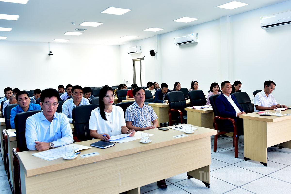 Các đại biểu dự Hội nghị.