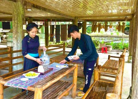 Homestay Chẩu Tụy - một thành viên của tổ hợp tác Homestay Nà Muông chuẩn bị các điều kiện đón khách du lịch.