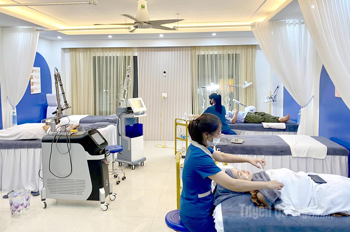 Phòng khám da liễu
Sen Việt, tổ Phan Thiết 12, phường Minh Xuân đảm bảo các quy định
của pháp luật.