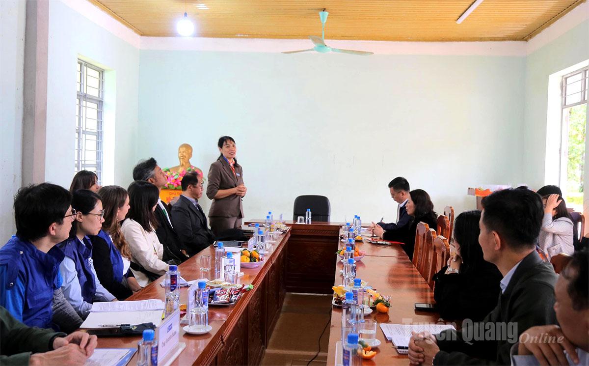 Tổ chức Plan International Việt Nam làm việc với UBND xã Nấm Dẩn.