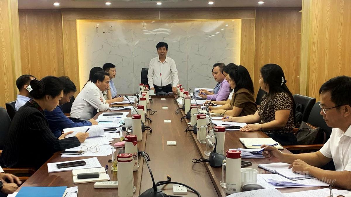 Đồng chí Nguyễn Xuân Định, Phó Chủ tịch BCH Trung ương HND Việt Nam chủ trì hội nghị.