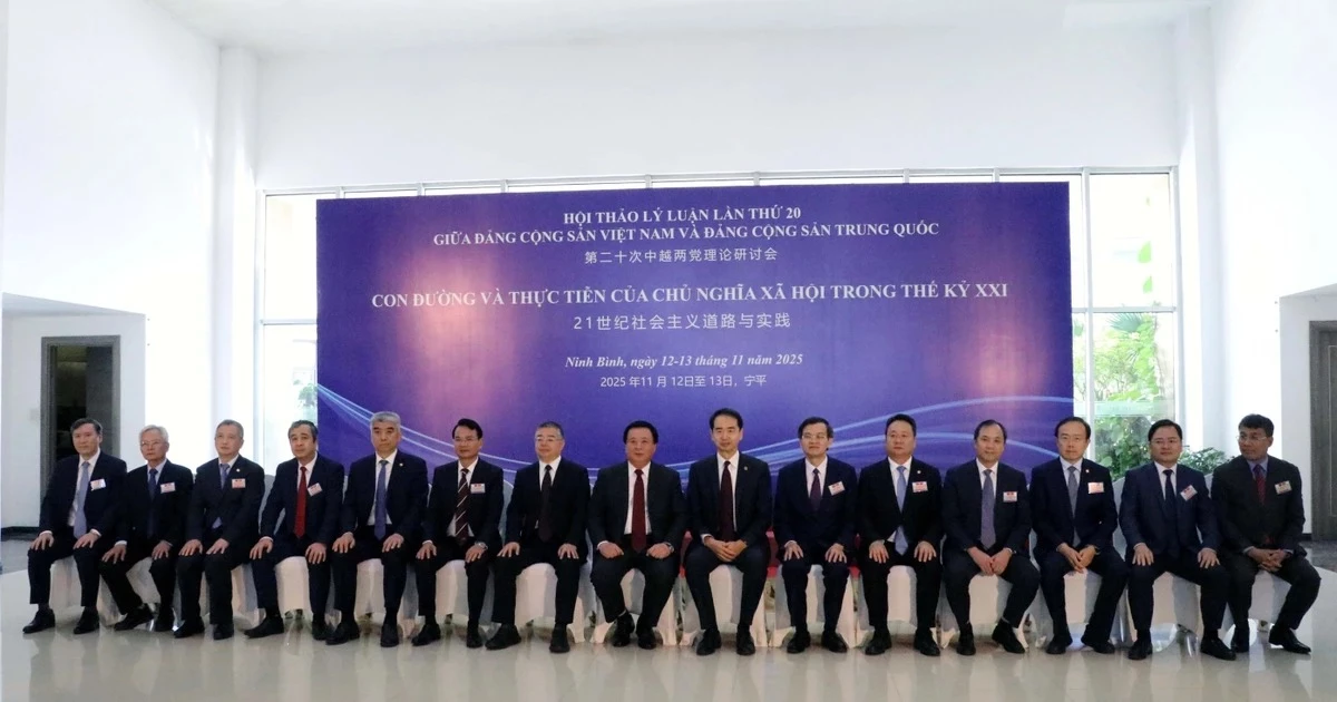 Vietnamese and Chinese delegates at the seminar. (Photo: VNA)