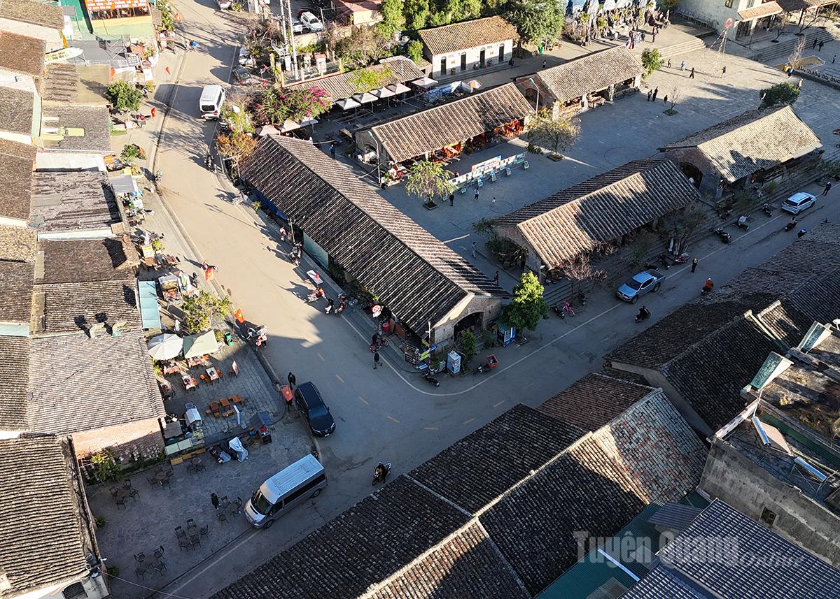 Visiting the Dong Van Karst Plateau, recognized as one of Asia’s “leading cultural destinations in 2025”, travelers should not miss the Dong Van Old Quarter.